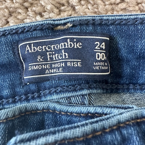 Abercrombie jeans - Picture 2 of 2